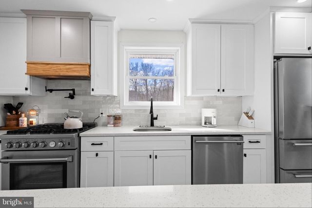 235 E PITTSFIELD ST, Pennsville, NJ 08070