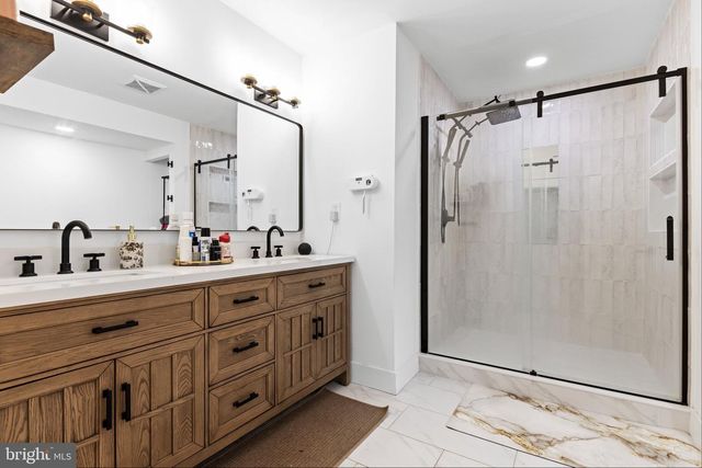 235 E PITTSFIELD ST, Pennsville, NJ 08070