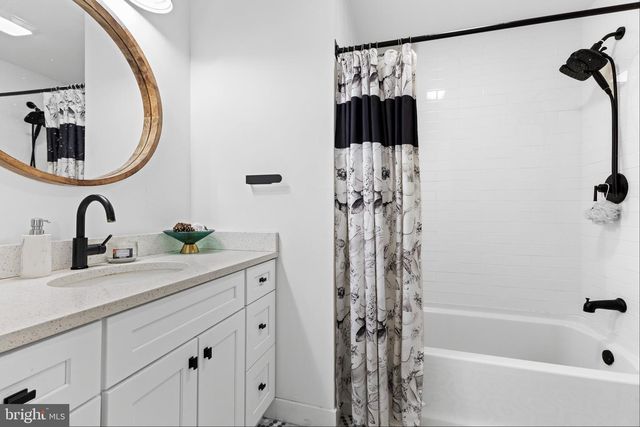 235 E PITTSFIELD ST, Pennsville, NJ 08070