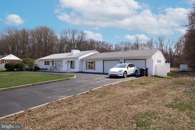 235 E PITTSFIELD ST, Pennsville, NJ 08070