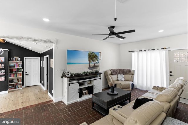 235 E PITTSFIELD ST, Pennsville, NJ 08070