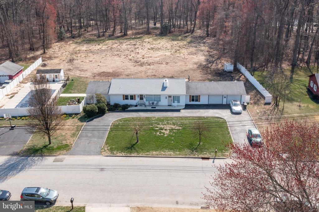 235 E PITTSFIELD ST, Pennsville, NJ 08070