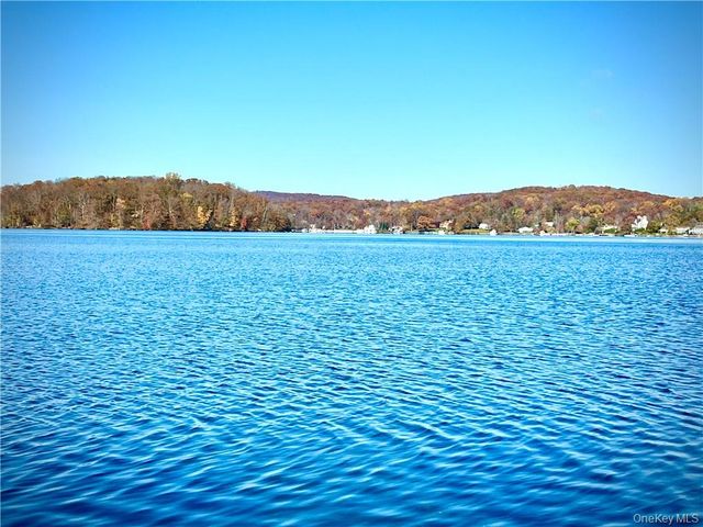 174 East Lake Boulevard R2, Mahopac, NY 10541