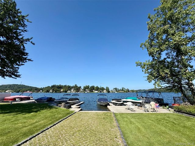 174 East Lake Boulevard R2, Mahopac, NY 10541