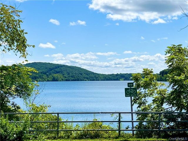 174 East Lake Boulevard R2, Mahopac, NY 10541