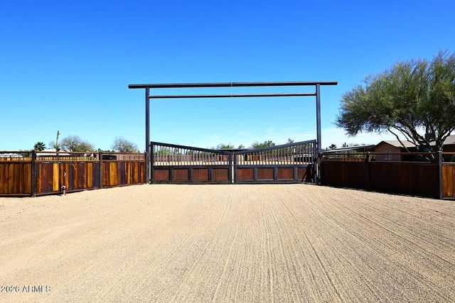 27435 N 42ND Street, Cave Creek, AZ 85331