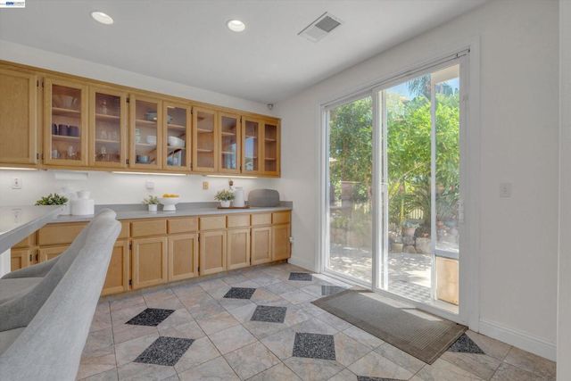 281 W Country Club Dr, Brentwood, CA 94513