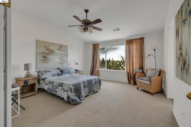 281 W Country Club Dr, Brentwood, CA 94513