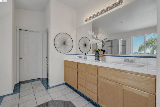 281 W Country Club Dr, Brentwood, CA 94513