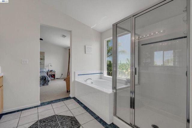 281 W Country Club Dr, Brentwood, CA 94513