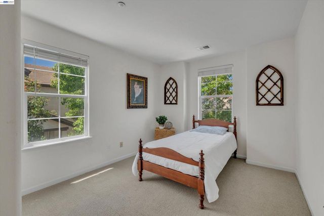 281 W Country Club Dr, Brentwood, CA 94513