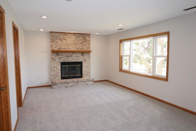 5508 91st Crescent N, Brooklyn Park, MN 55443