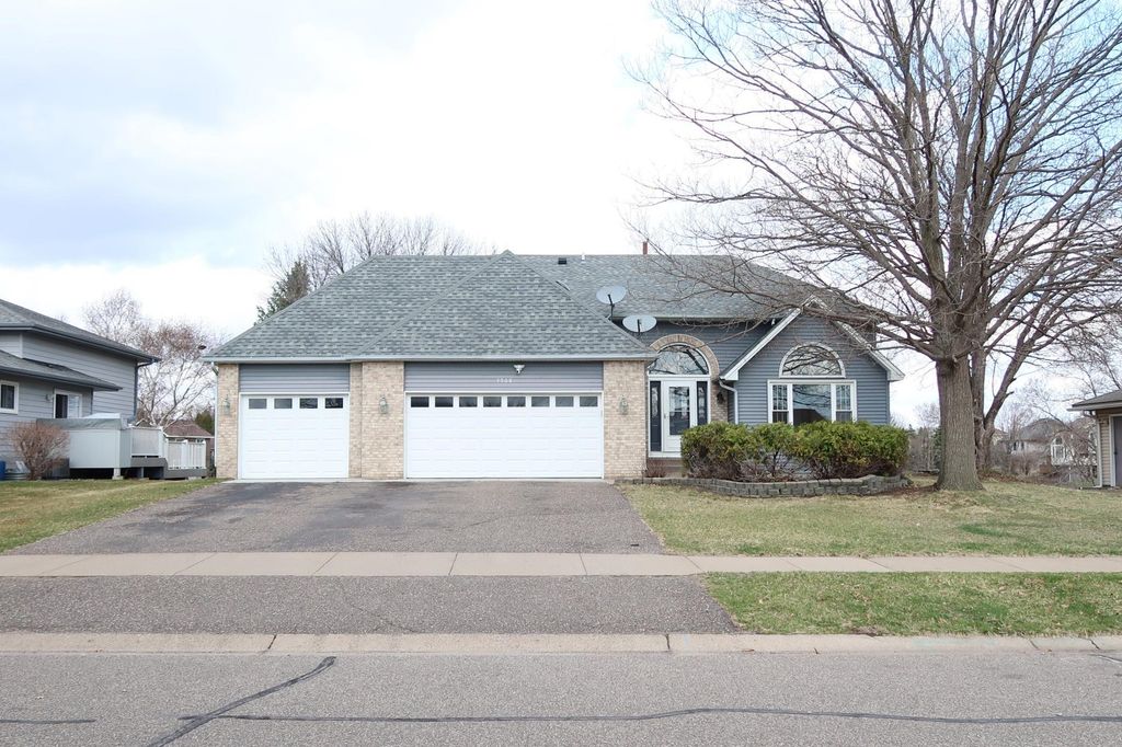 5508 91st Crescent N, Brooklyn Park, MN 55443