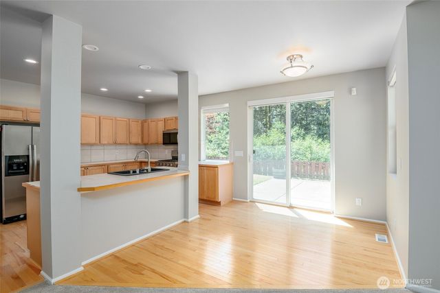 28011 Maple Ridge Way SE, Maple Valley, WA 98038