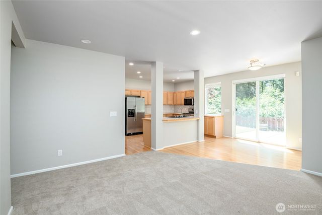 28011 Maple Ridge Way SE, Maple Valley, WA 98038