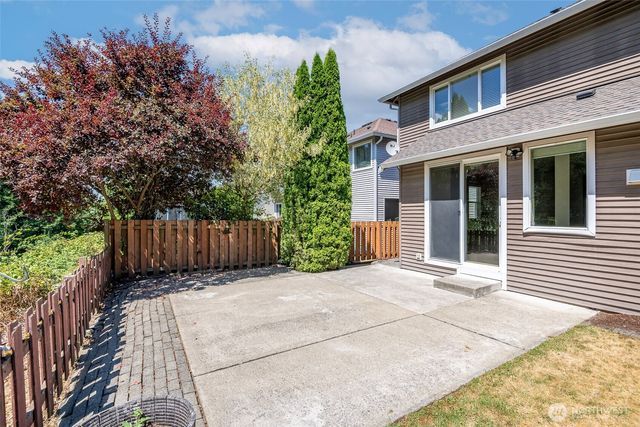 28011 Maple Ridge Way SE, Maple Valley, WA 98038
