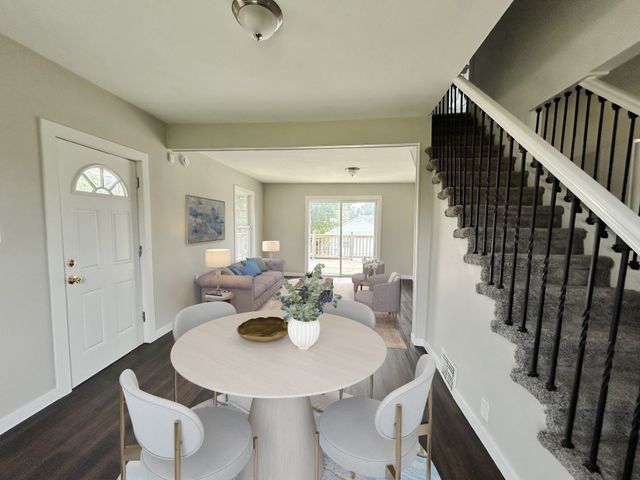 912 E 25th Court, Des Moines, IA 50317