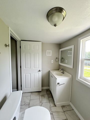 912 E 25th Court, Des Moines, IA 50317