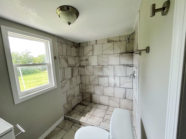 912 E 25th Court, Des Moines, IA 50317