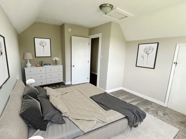912 E 25th Court, Des Moines, IA 50317