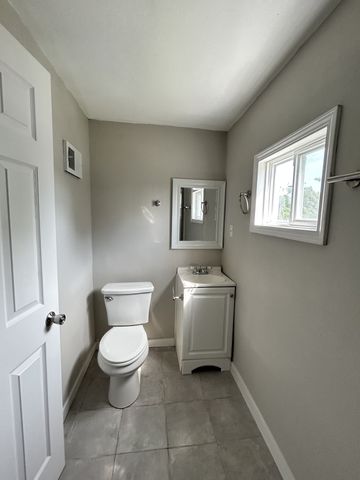 912 E 25th Court, Des Moines, IA 50317