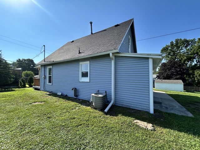 912 E 25th Court, Des Moines, IA 50317