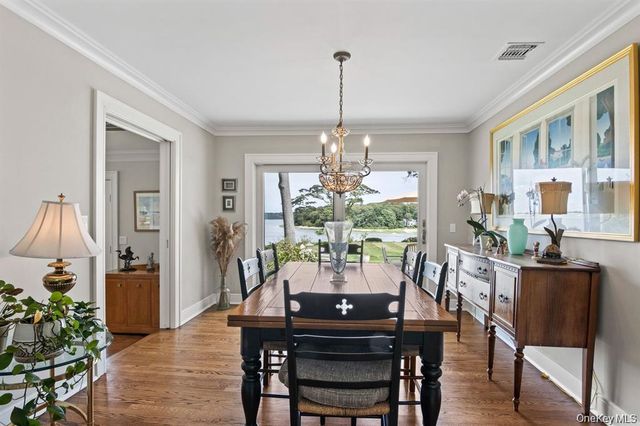 88 Dyke Road, Setauket, NY 11733