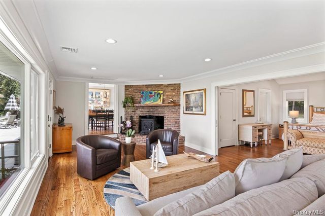 88 Dyke Road, Setauket, NY 11733