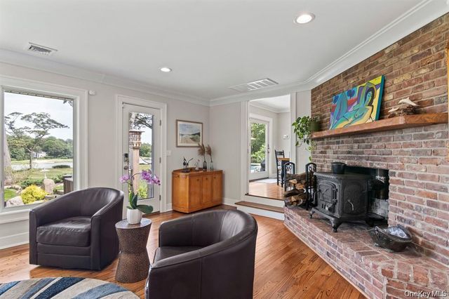 88 Dyke Road, Setauket, NY 11733