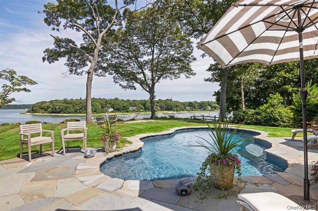 88 Dyke Road, Setauket, NY 11733