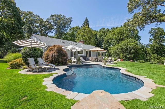 88 Dyke Road, Setauket, NY 11733