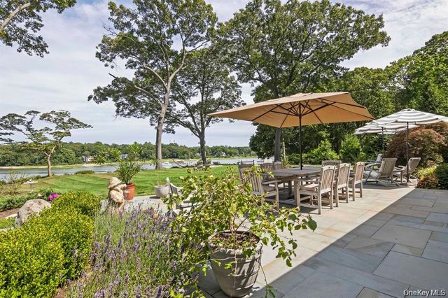 88 Dyke Road, Setauket, NY 11733