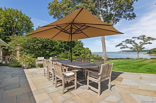 88 Dyke Road, Setauket, NY 11733
