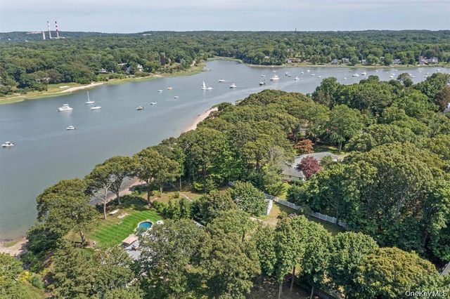 88 Dyke Road, Setauket, NY 11733