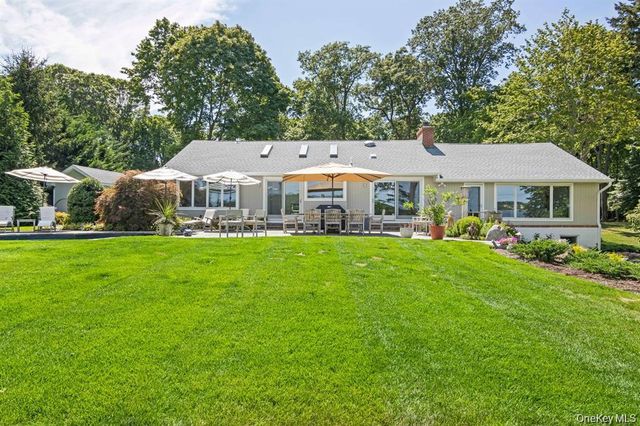 88 Dyke Road, Setauket, NY 11733
