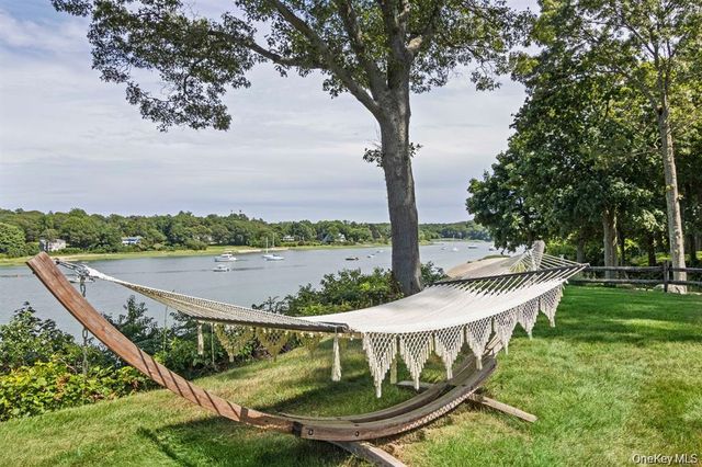 88 Dyke Road, Setauket, NY 11733