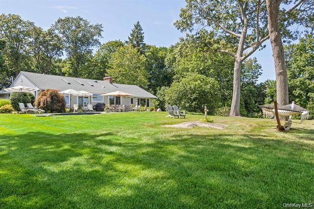 88 Dyke Road, Setauket, NY 11733