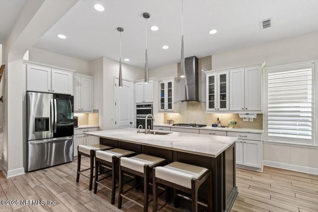 3040 MONTILLA Drive, Jacksonville, FL 32246