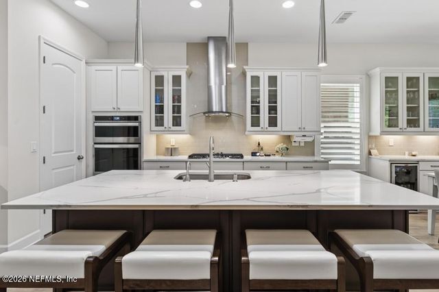 3040 MONTILLA Drive, Jacksonville, FL 32246