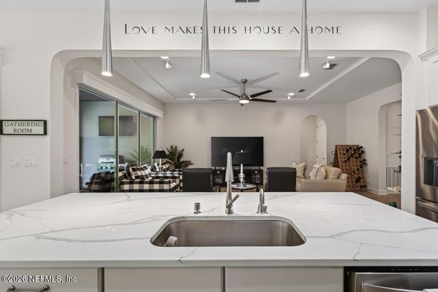 3040 MONTILLA Drive, Jacksonville, FL 32246