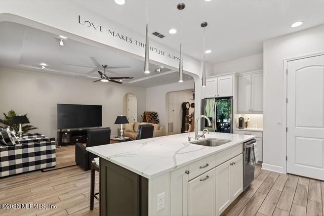 3040 MONTILLA Drive, Jacksonville, FL 32246