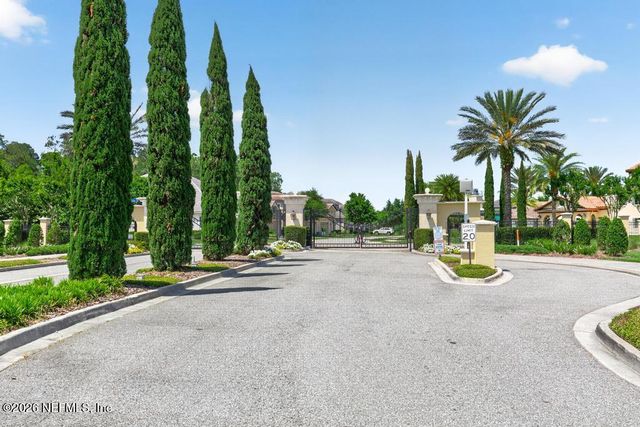 3040 MONTILLA Drive, Jacksonville, FL 32246