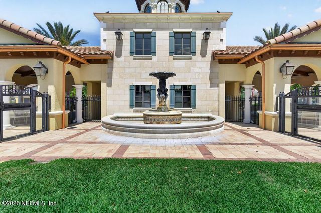 3040 MONTILLA Drive, Jacksonville, FL 32246