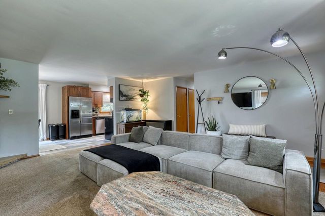 W346N5769 Lake DRIVE, Oconomowoc, WI 53066
