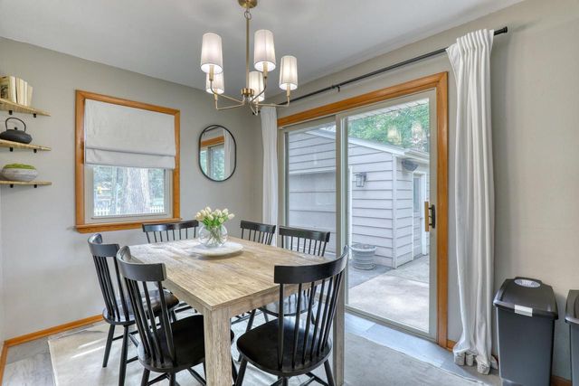W346N5769 Lake DRIVE, Oconomowoc, WI 53066