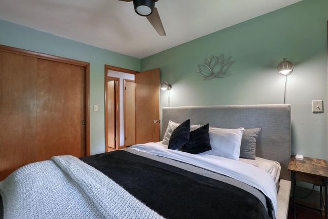 W346N5769 Lake DRIVE, Oconomowoc, WI 53066