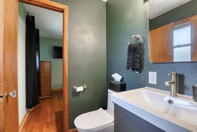 W346N5769 Lake DRIVE, Oconomowoc, WI 53066