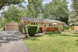 W346N5769 Lake DRIVE, Oconomowoc, WI 53066