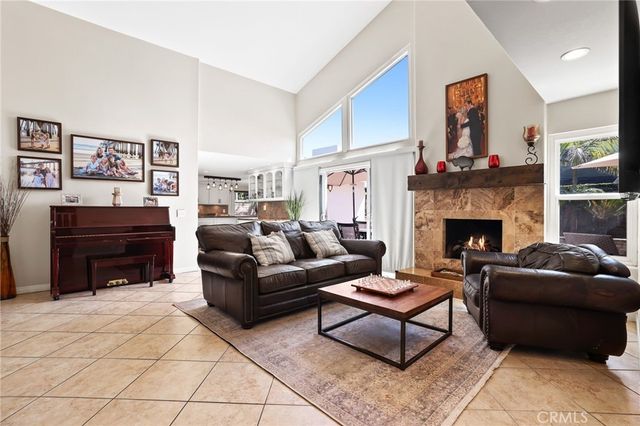 8482 Deepview Drive, Huntington Beach, CA 92646