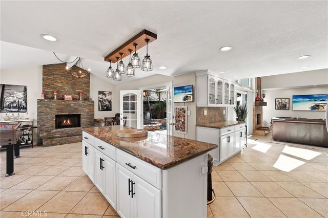 8482 Deepview Drive, Huntington Beach, CA 92646